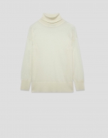 Ecru wool turtleneck sweater in fine knit