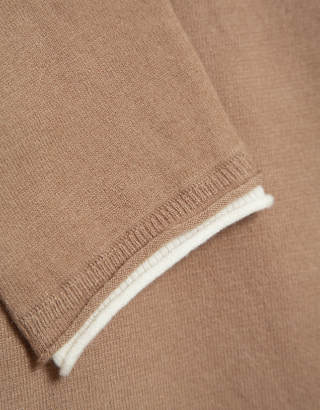 Jersey cuello chimenea doble remate cámel
