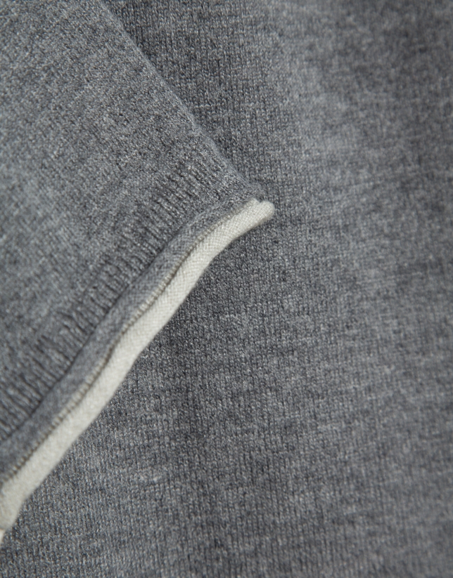 Jersey cuello chimenea doble remate gris