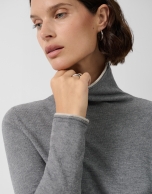 Jersey cuello chimenea doble remate gris