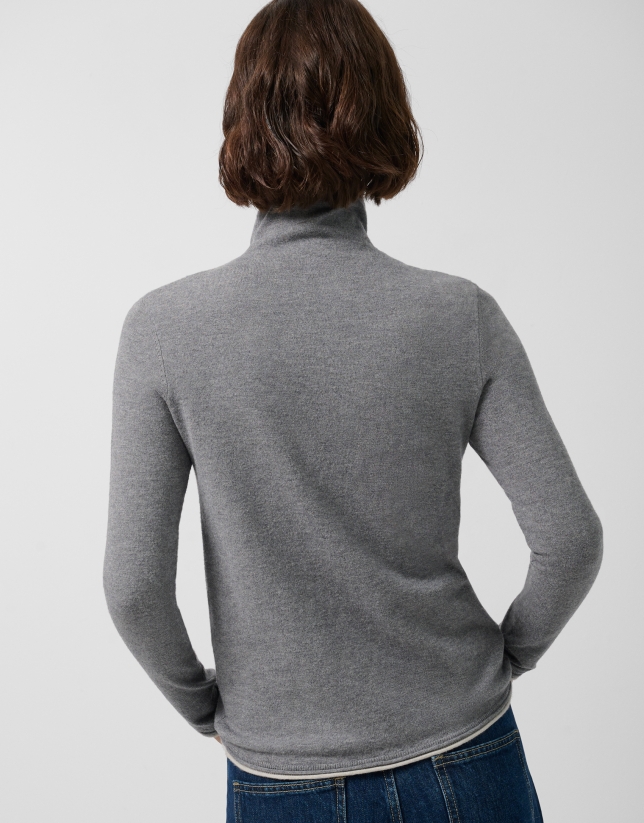 Jersey cuello chimenea doble remate gris