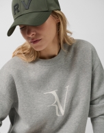 Jersey punto tricotado gris con jacquard RV en delantero