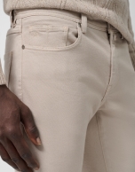 Beige tinted twill five-pocket trousers