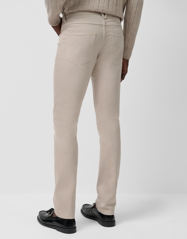 Beige tinted twill five-pocket trousers