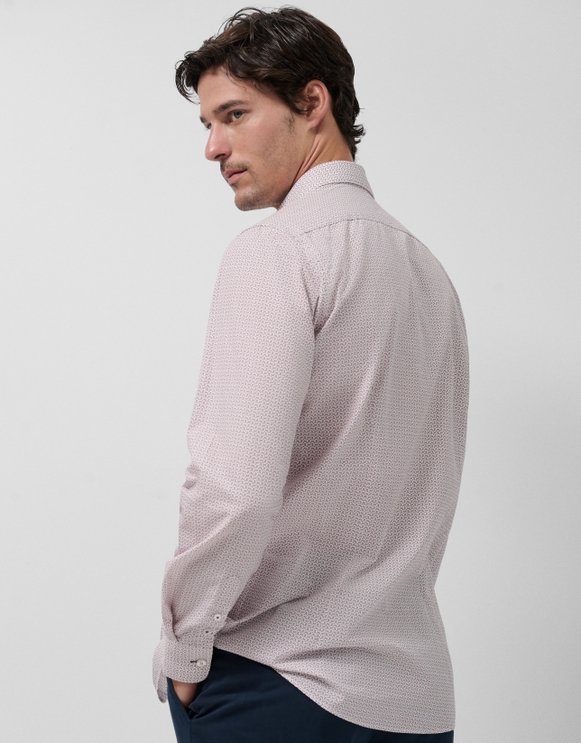 Slim fit plum sport shirt with a plum paisley print