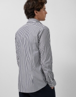 Slim fit cotton striped sport shirt in white/navy