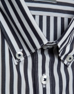 Slim fit cotton striped sport shirt in white/navy