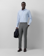 Regular fit sport shirt with light blue/white stripes