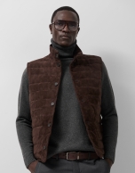 Chaleco acolchado ante marr&oacute;n