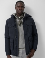 Parka t&eacute;cnica azul marino cuatro bolsillos