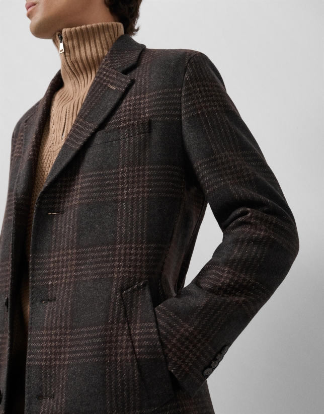 Abrigo cuadros grandes tonos marrones y naturales