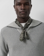 Jersey cuello envolvente color gris