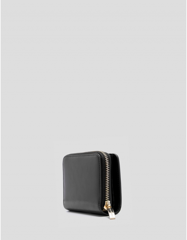 Margot zipper wallet in black crackled leather