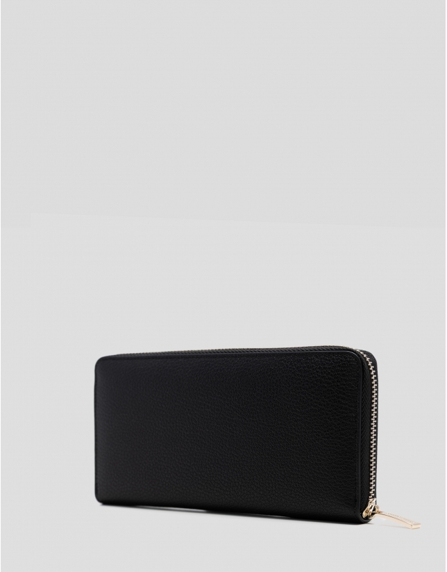 Bruna Maxi wallet in black grained leather