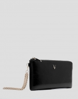 Margot chain wallet in black crackled leather