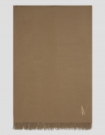 Maxi wrap-around scarf in camel melange wool