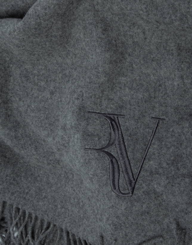 Maxi wrap-around scarf in grey melange wool