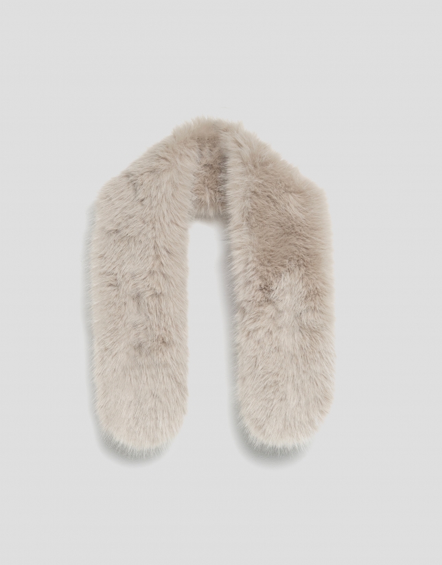 Bufanda corta efecto pelo beige