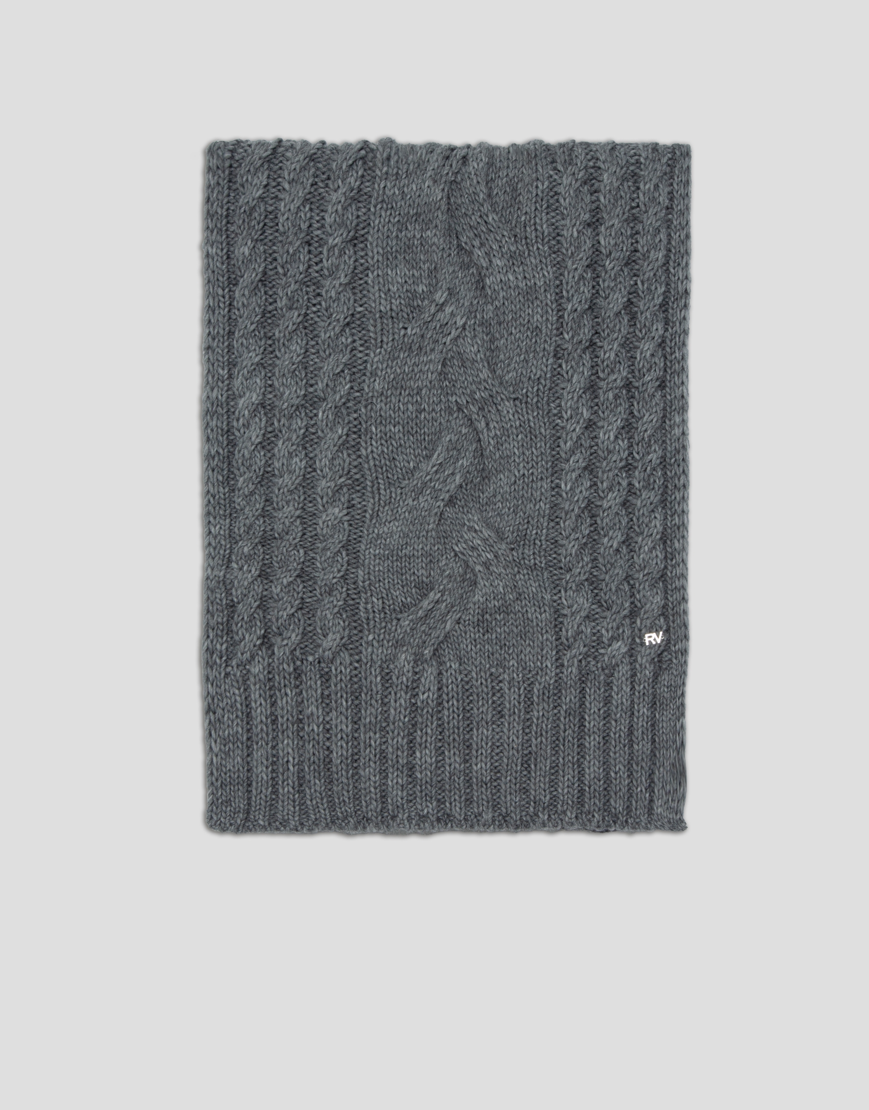 Light grey wool and alpaca scarf with cable knit design
