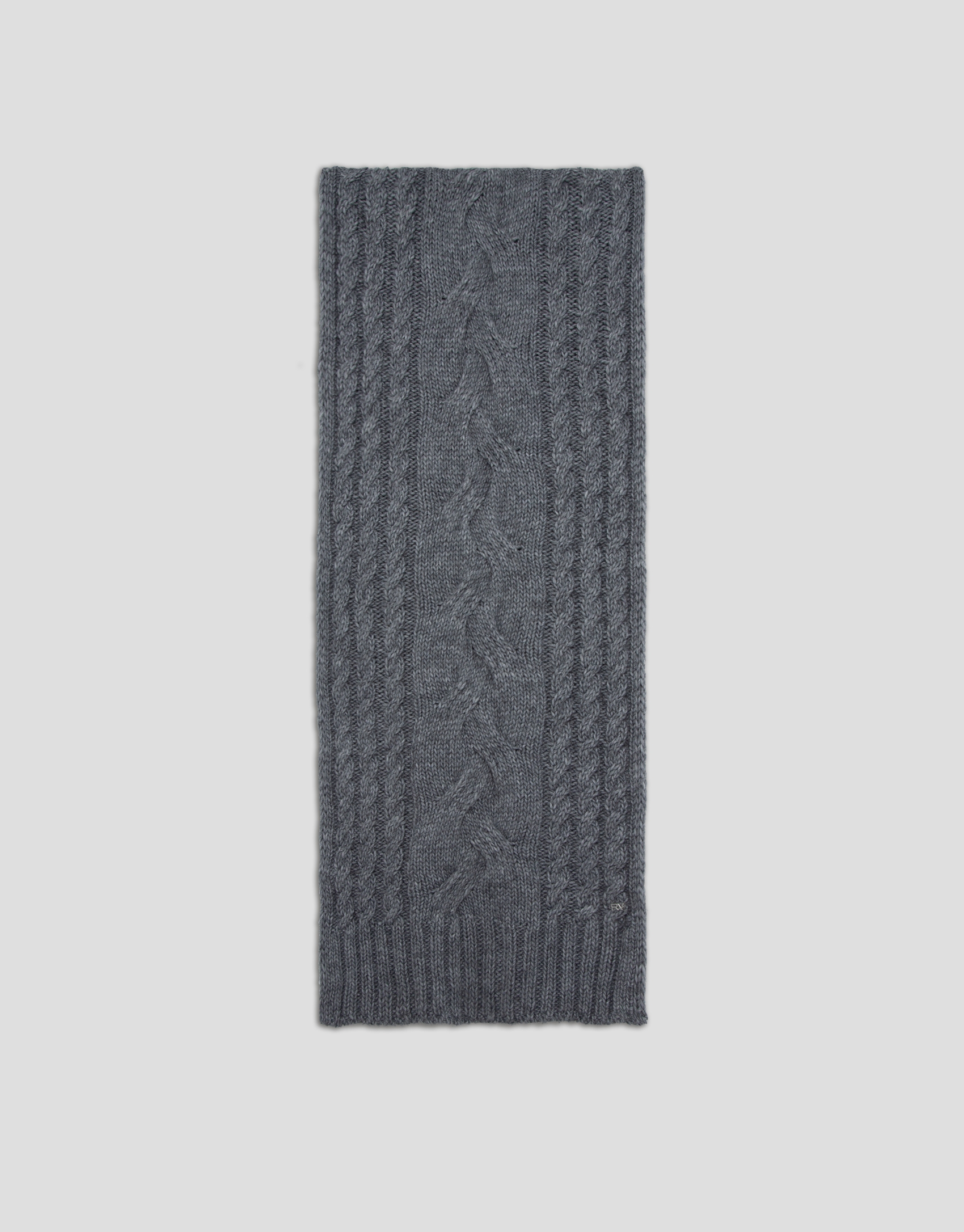 Light grey wool and alpaca scarf with cable knit design