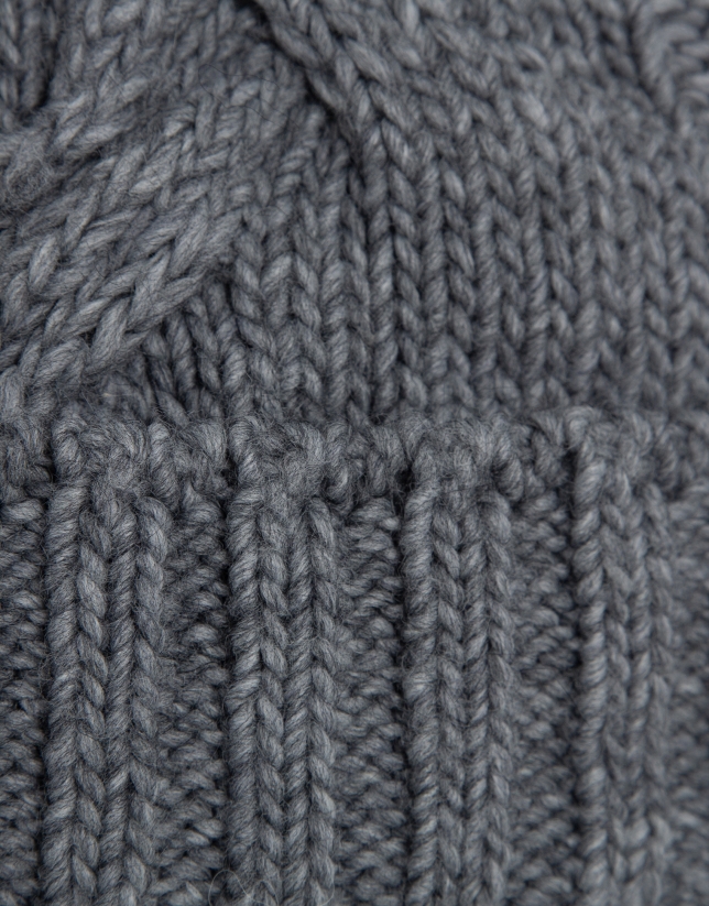 Bufanda en lana y alpaca gris claro con diseño de ochos