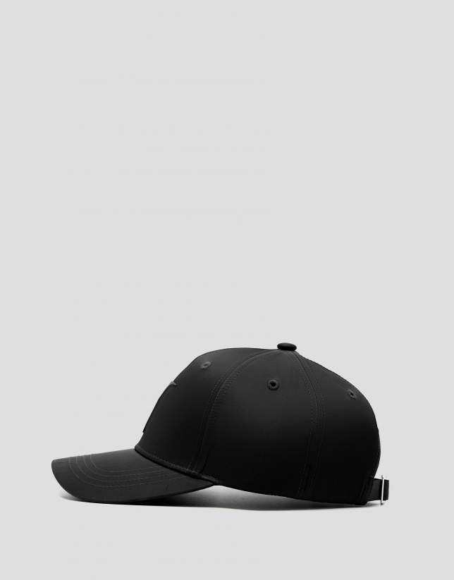 Visera nailon verde con logo en relieve