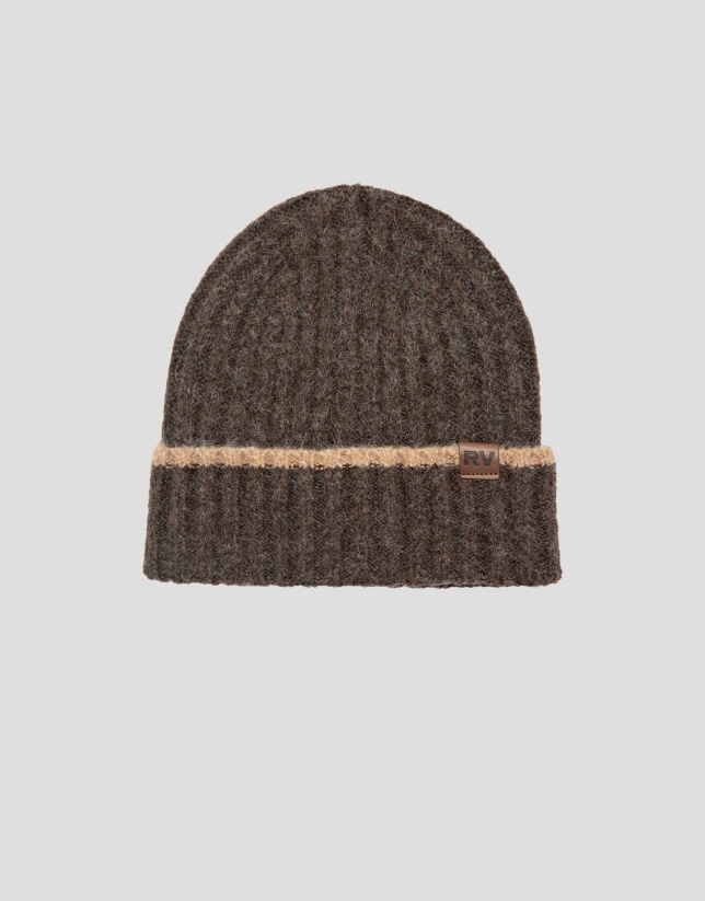 Gorro tricot tonos marrón y crudo