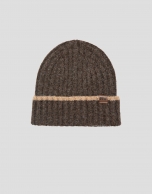 Gorro tricot tonos marrón y crudo