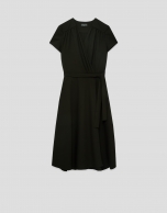 Vestido midi cruzado de manga corta verde