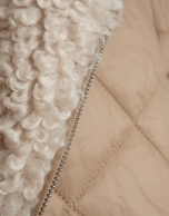 Chaquetón acolchado reversible cámel