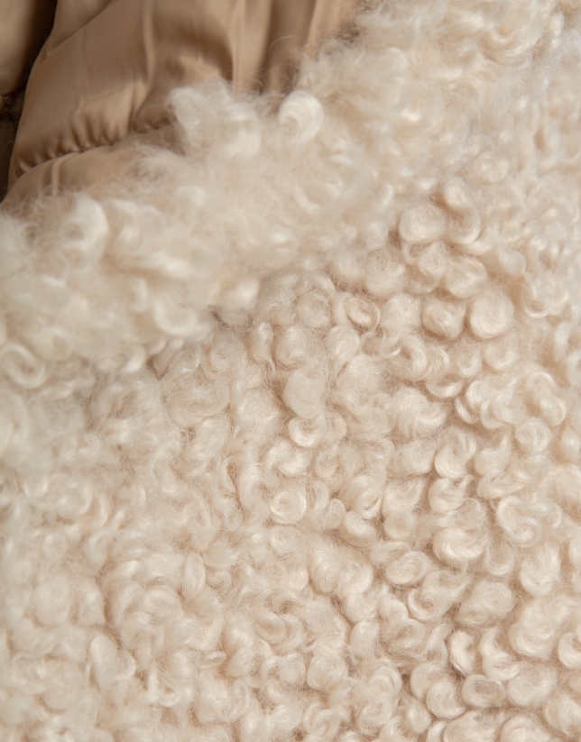 Chaquetón acolchado reversible cámel