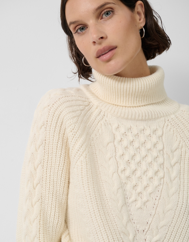 Ecru thick knitted sweater