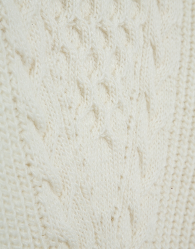 Ecru thick knitted sweater