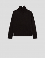 Brown oversized jumper with ribbed cuffs