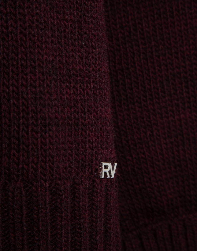 Burgundy oversized jumper with ribbed cuffs