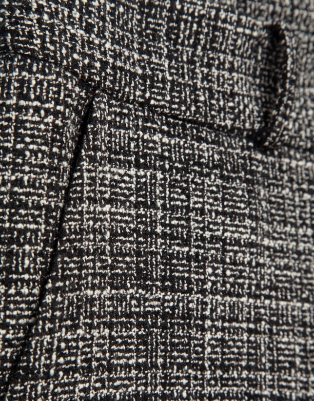 Pantal&oacute;n recto en trama negra y crudo