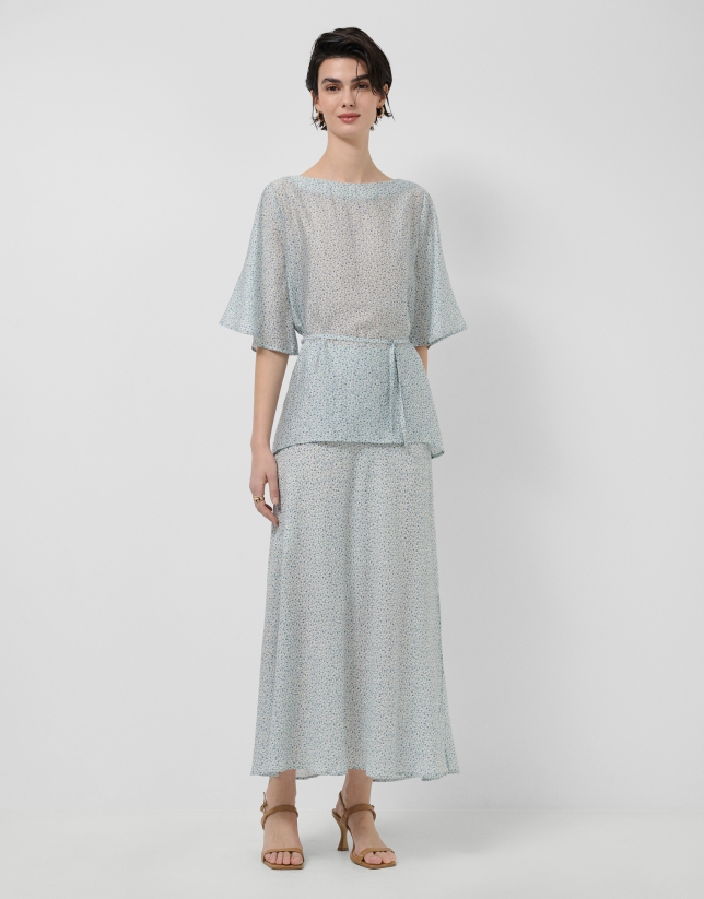 Midi skirt with slits in printed crepe in shades of blue