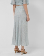Falda midi con aberturas en crep&eacute; estampado tonos azules