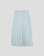 Midi skirt with slits in blue-toned printed crepe