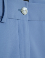 Pantal&oacute;n recto crep&eacute; azul claro