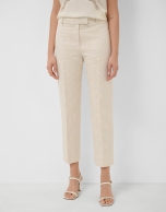 Pantal&oacute;n recto beige jacquard floral hilo metalizado