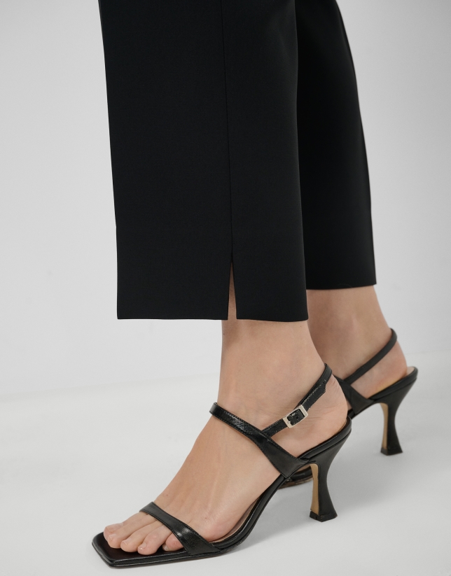 Pantal&oacute;n recto con abertura crepe negro