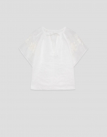 Blusa ramio blanco con bordado floral