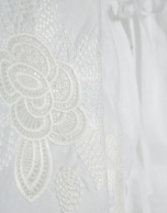 Blusa ramio blanco con bordado floral