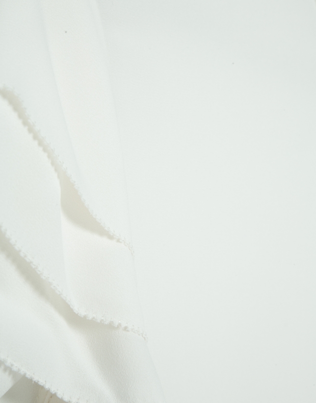 Ecru short-sleeved blouse with ruffles