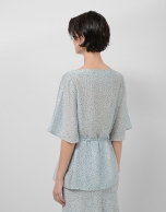 Blouse in printed crepe in shades of blue
