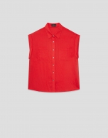 Blusa sin mangas y con bolsillos rojo