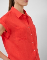 Blusa sin mangas y con bolsillos rojo