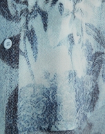 Blusa oversize crep&eacute; estampado floral tonos azules