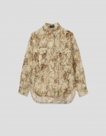 Blusa oversize crep&eacute; estampado tonos beige